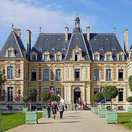 In Διαμέρισμα Fresnes (Val-de-Marne)