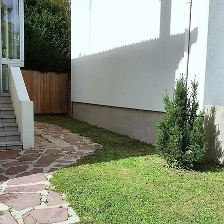 In Fresnes (Val-de-Marne)